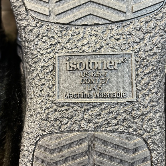 COPY - COPY - ISOTONER MEMORY FOAM.  SLIPPERS SM 6.5-7 PINK - Picture 3 of 10